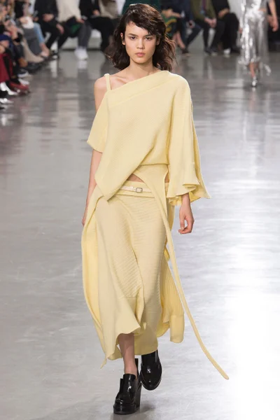 Look 4